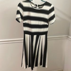 LOFT Short Sleeve Dress
